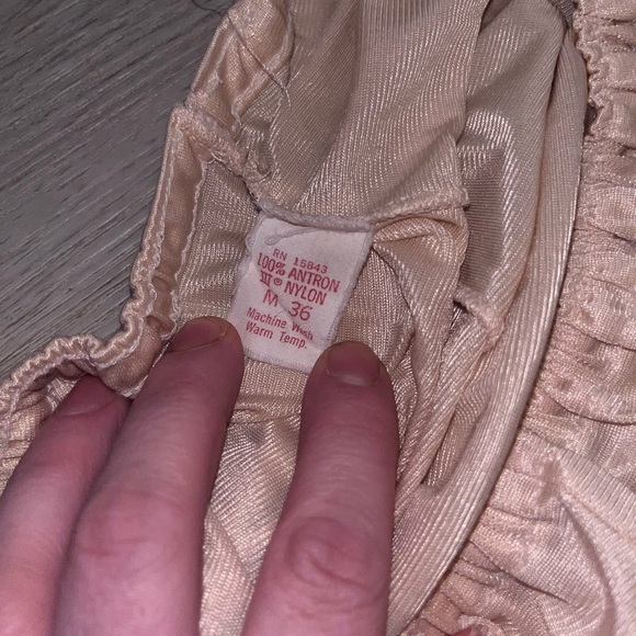 Vintage Nylon Peach Lace Slip Skirt with Slit Medium - Picture 7 of 9